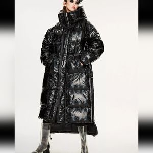 ♥️NWT Warm long Black Wet Metalic Wet Down puffer . L